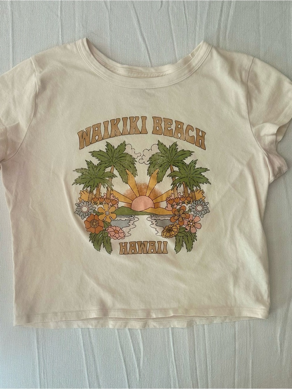 Hollister Waikiki Beach Hawaii Cream Retro Graphic Crop Tee - Medium